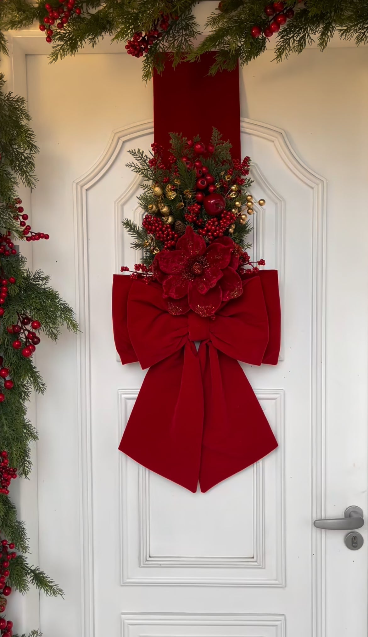 Escapulario navideño rojo de lujo con gran lazo | Belvaron