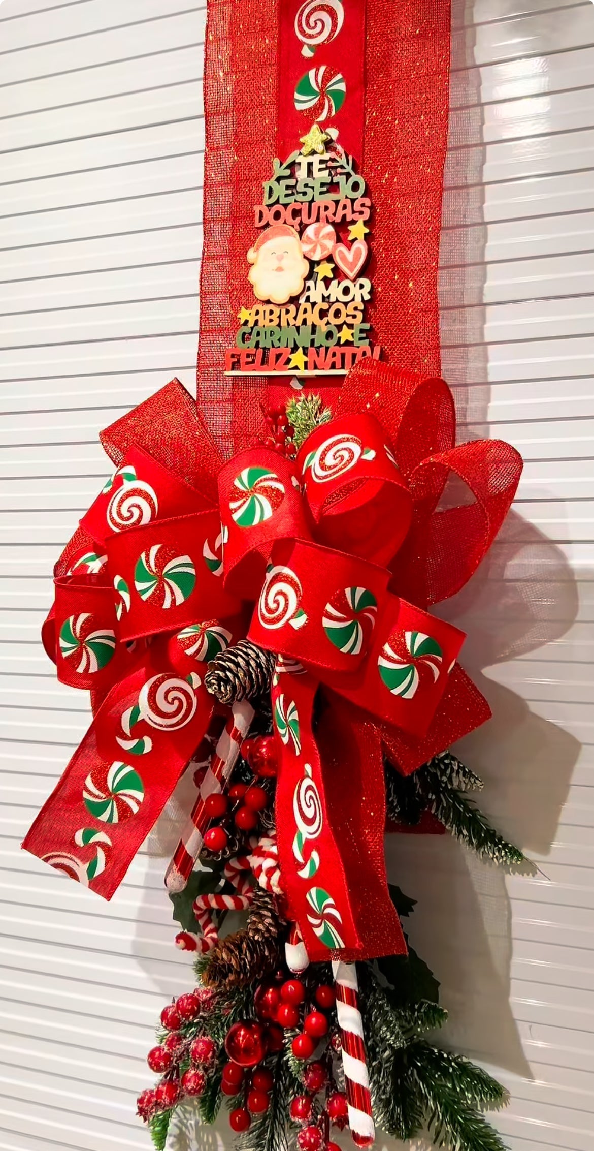 Escapulario navideño rojo con dulces | Belvaron