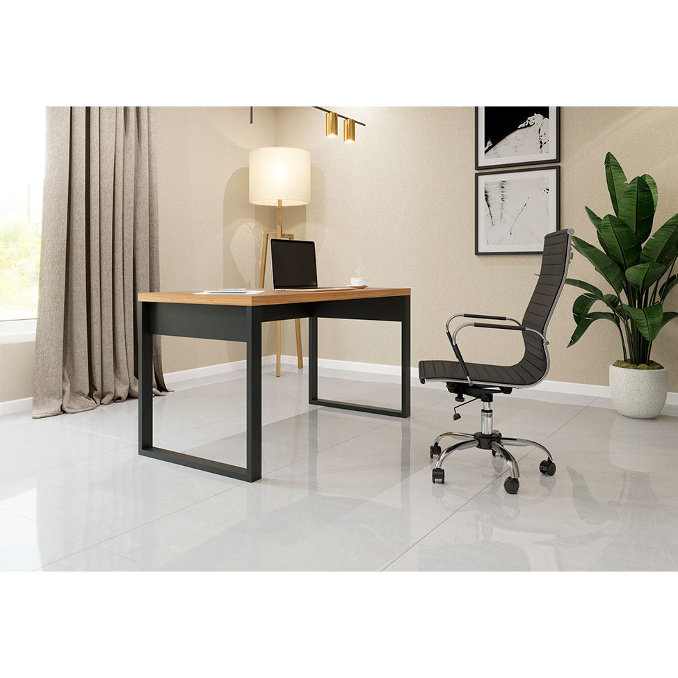 Escritorio negro de 135 cm